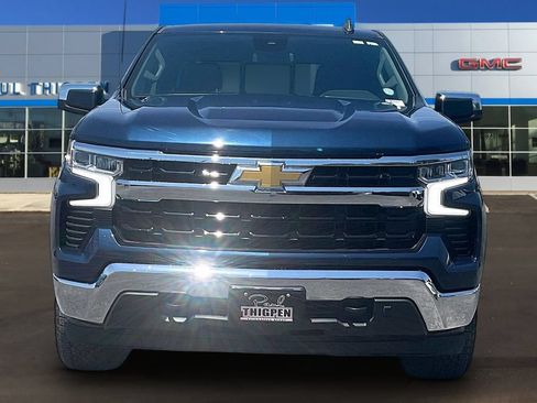 Used 2022 Chevrolet Silverado 1500 LT AWD/4WD image 2