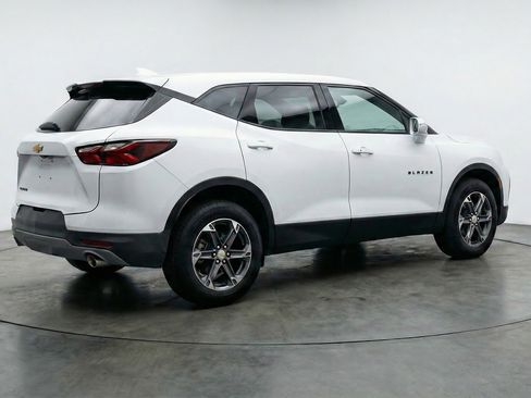 Used 2025 Chevrolet Blazer LT FWD image 9