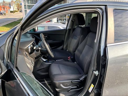Used 2020 Chevrolet Trax LT AWD/4WD image 10