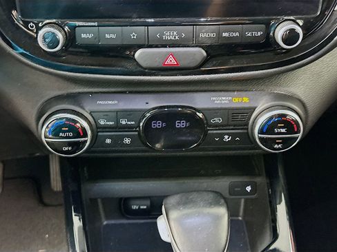 Used 2023 Kia Soul GT-Line FWD image 16