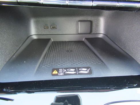 New 2026 Chevrolet Traverse High Country FWD image 28