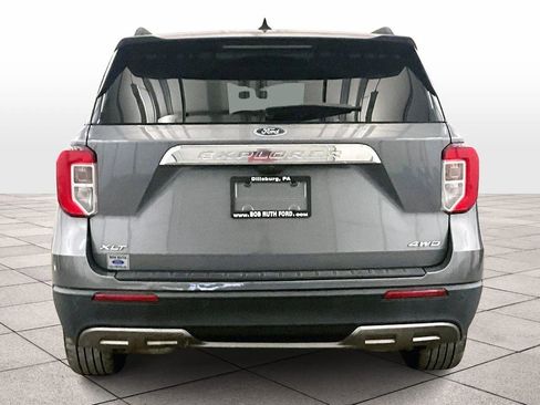 Certified 2022 Ford Explorer XLT w/ Equipment Group 202A image 4
