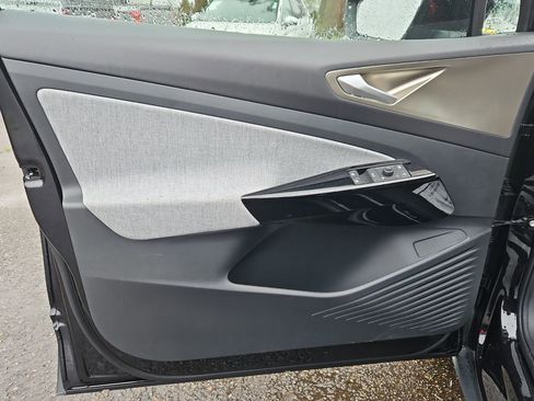 New 2026 Volkswagen ID.4 Pro image 9
