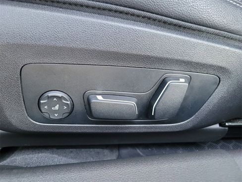 Used 2024 BMW 330i Sedan image 17