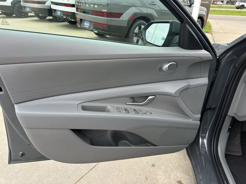 New 2026 Hyundai Elantra SE FWD image 10