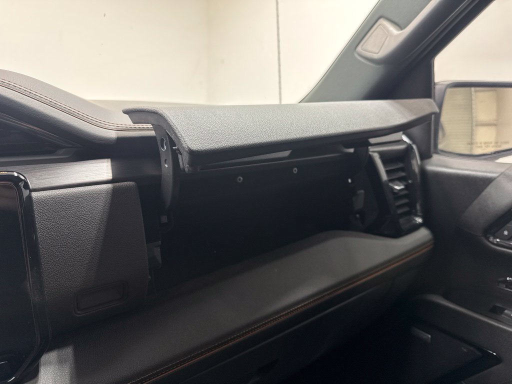 Used 2025 GMC Sierra 1500 AT4 w/ AT4 Premium Package AWD/4WD image 30