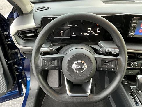 Certified 2025 Nissan Kicks S image 15