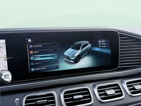 Used 2025 Mercedes-Benz GLE 450e 4MATIC w/ AMG Line Exterior image 67