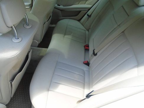 Used 2014 Mercedes-Benz E 350 Sedan image 11