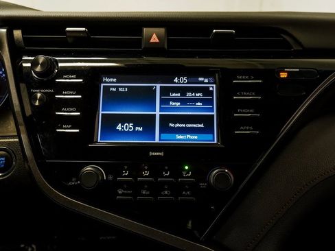 Used 2020 Toyota Camry LE image 22