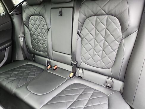 Used 2025 BMW X6 xDrive40i w/ Executive Package image 26