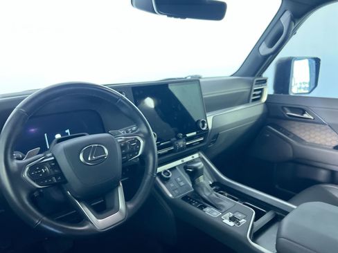 Used 2024 Lexus GX 550 w/ Accessory Package (Z1) AWD/4WD image 28