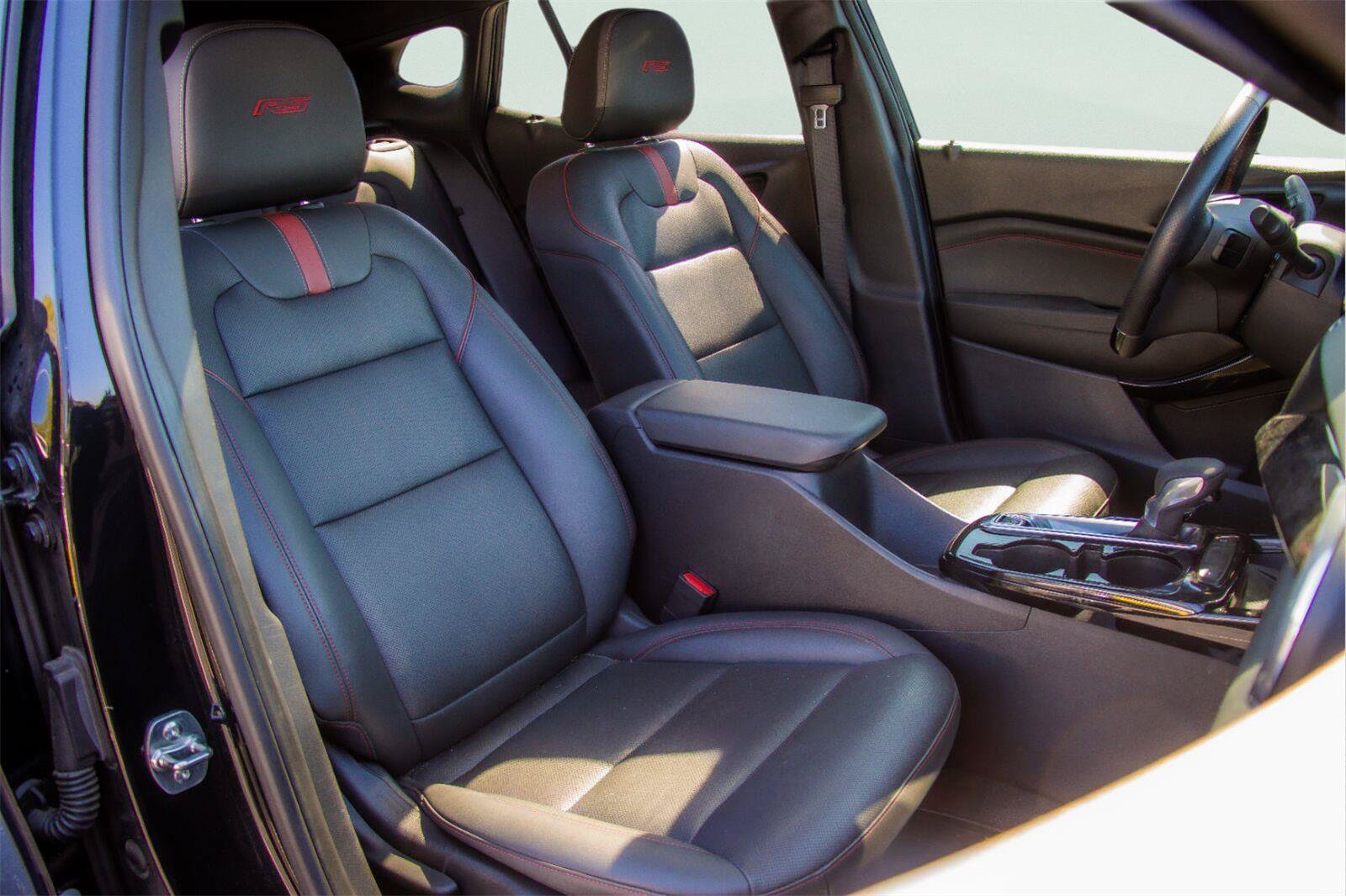 Used 2025 Chevrolet Trax RS w/ Sunroof Package FWD image 6