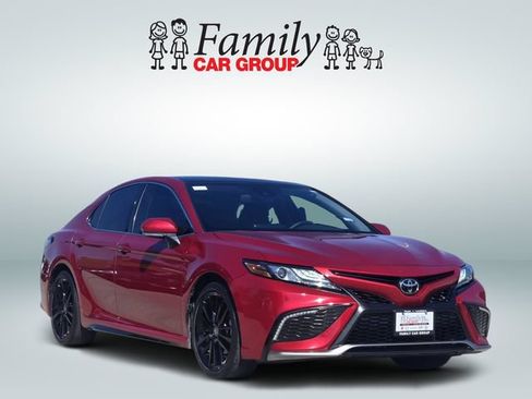 Used 2022 Toyota Camry XSE FWD image 2