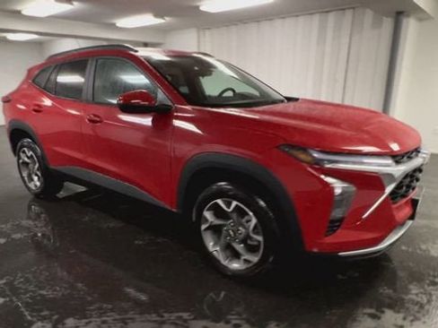 New 2026 Chevrolet Trax LT w/ Driver Confidence Package image 2