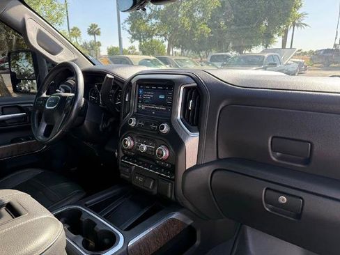 Used 2022 GMC Sierra 2500 Denali w/ Denali Ultimate Package AWD/4WD image 9