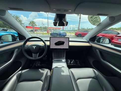 Used 2024 Tesla Model Y Long Range AWD/4WD image 20