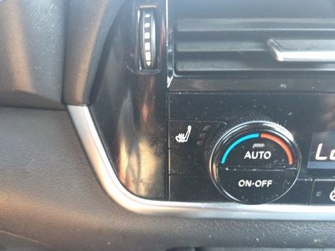 Used 2021 Nissan Rogue SV AWD/4WD image 21