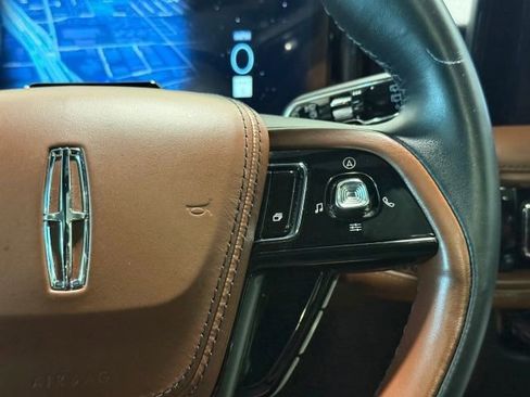 Used 2025 Lincoln Aviator Reserve w/ Equipment Group 201A AWD/4WD image 18