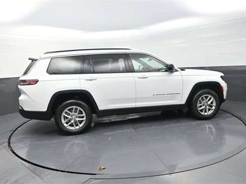 New 2025 Jeep Grand Cherokee L Laredo image 8