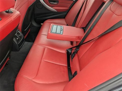 Used 2018 BMW 330i xDrive Sedan image 19