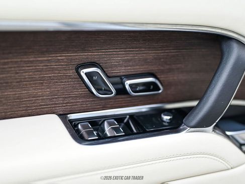Used 2025 Land Rover Range Rover SE image 23