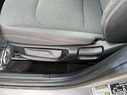Used 2025 Kia K4 FWD image 21