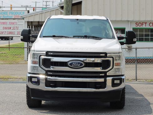 Used 2020 Ford F250 XLT AWD/4WD image 2