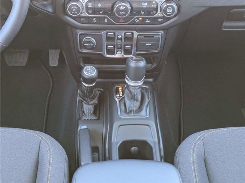 New 2026 Jeep Gladiator Sport AWD/4WD image 19
