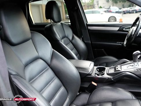 Used 2014 Porsche Cayenne Turbo AWD/4WD image 29
