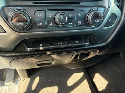 Used 2018 Chevrolet Silverado 1500 LT w/ All Star Edition AWD/4WD image 11