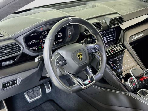 Used 2023 Lamborghini Urus S AWD/4WD image 16