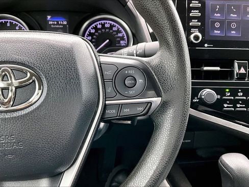 Used 2021 Toyota Camry LE image 11