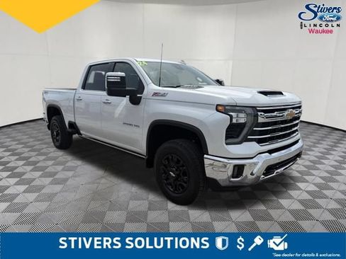 Used 2024 Chevrolet Silverado 2500 LTZ w/ LTZ Convenience Package AWD/4WD image 3