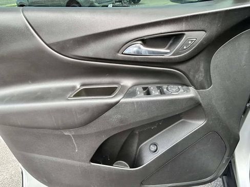 Used 2020 Chevrolet Equinox LT FWD image 18