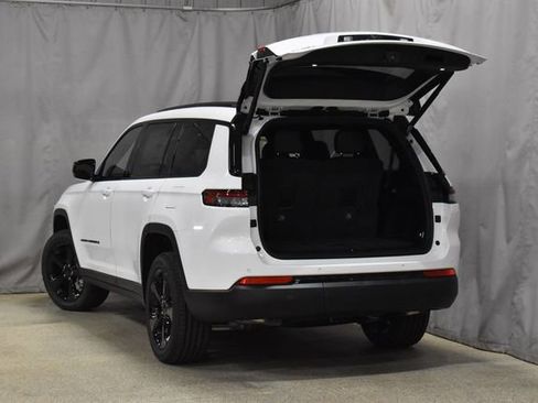 New 2025 Jeep Grand Cherokee L Altitude image 32