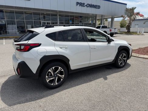Used 2025 Subaru Crosstrek 2.5i Premium AWD/4WD image 3