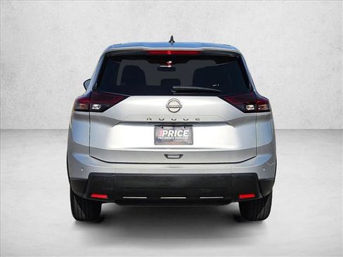 Used 2024 Nissan Rogue S FWD image 7