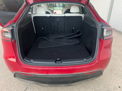 Used 2023 Tesla Model Y Performance AWD/4WD image 16