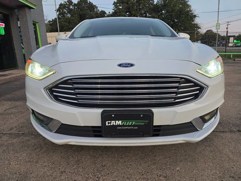 Used 2018 Ford Fusion SE image 60