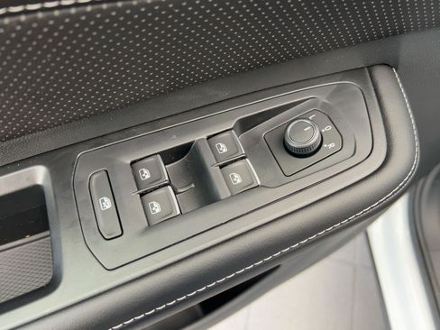 New 2026 Volkswagen Atlas Cross Sport SE image 13