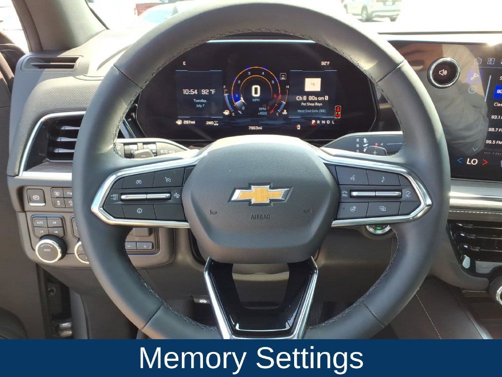 Used 2026 Chevrolet Tahoe Premier AWD/4WD image 12