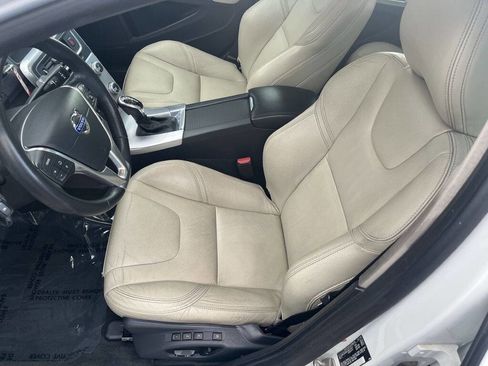 Used 2017 Volvo S60 T5 Dynamic FWD image 10