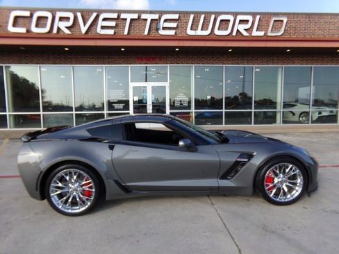 Used 2016 Chevrolet Corvette Z06 w/ 3LZ Preferred Equipment Group RWD image 4