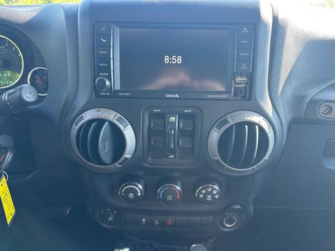 Used 2017 Jeep Wrangler Unlimited Sport w/ Quick Order Package 24S AWD/4WD image 7