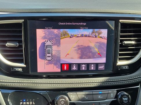 Used 2024 Chrysler Pacifica Limited FWD image 22