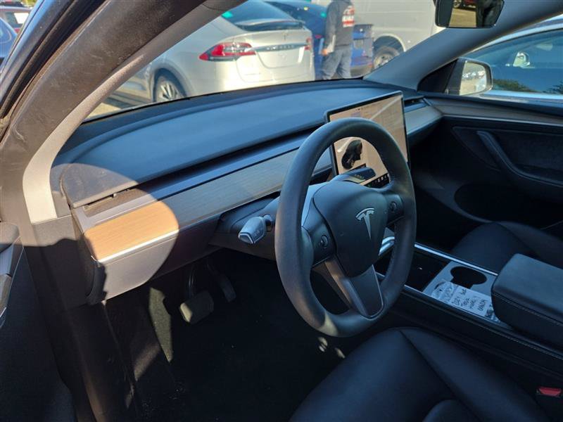 Used 2024 Tesla Model Y 2WD image 5