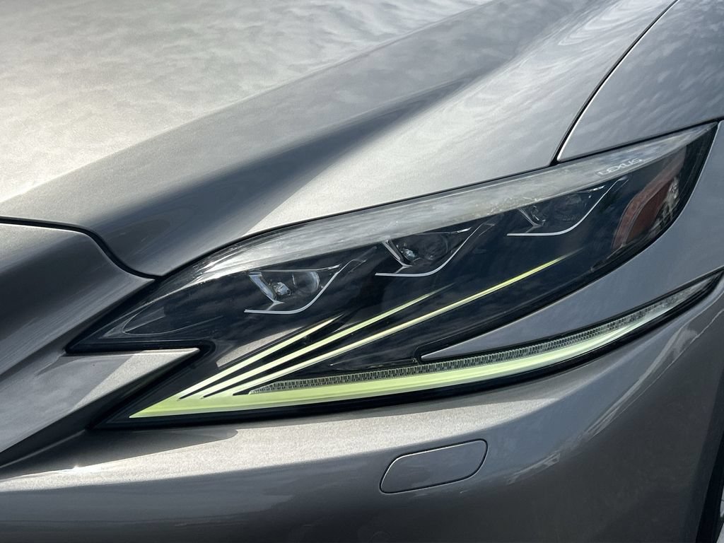 Used 2018 Lexus LS 500 w/ Luxury Package RWD image 26