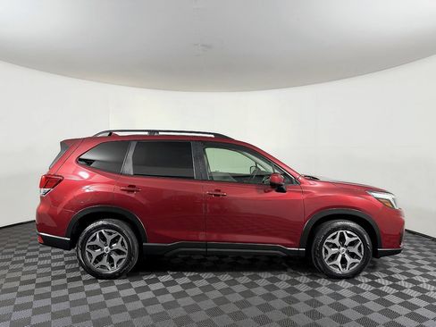 Used 2020 Subaru Forester Premium AWD/4WD image 7