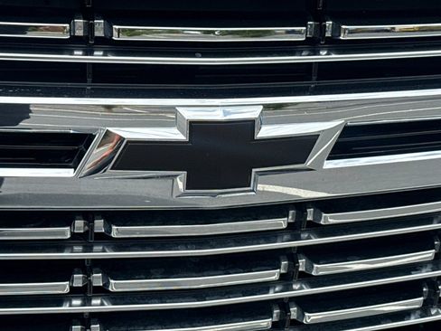Used 2023 Chevrolet Tahoe Premier AWD/4WD image 8
